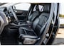 Volvo XC40 Plug-in Hybrid T5 Plus Dark | Facelift | Lederen bekleding | 19 inch velgen | Stoel- en stuurverwarming | Harman Kardon audio | Verwarmbare voorruit | Getint glas | Navigatie | Apple Carplay / Android Auto |