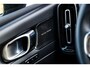 Volvo XC40 Plug-in Hybrid T5 Plus Dark | Facelift | Lederen bekleding | 19 inch velgen | Stoel- en stuurverwarming | Harman Kardon audio | Verwarmbare voorruit | Getint glas | Navigatie | Apple Carplay / Android Auto |