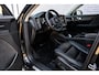 Volvo XC40 Plug-in Hybrid T5 Plus Dark | Facelift | Lederen bekleding | 19 inch velgen | Stoel- en stuurverwarming | Harman Kardon audio | Verwarmbare voorruit | Getint glas | Navigatie | Apple Carplay / Android Auto |