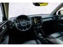 Volvo XC40 Plug-in Hybrid T5 Plus Dark | Facelift | Lederen bekleding | 19 inch velgen | Stoel- en stuurverwarming | Harman Kardon audio | Verwarmbare voorruit | Getint glas | Navigatie | Apple Carplay / Android Auto |