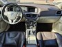 Volvo V40 2.0 D4 Summum Business Navi Clima Cruise Leer Afn. Trekhaak 2 sets velgen 16" & 18"