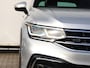 Volkswagen Tiguan 1.4 TSI eHybrid R-Line Business+ 245PK DSG | Leer | LED Matrix | Trekhaak | Panoramadak | Camera | Keyless | Stoelverwarming