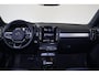 Volvo XC40 T5 Recharge Plus Dark - IntelliSafe Assist - 360º Camera - Harman/Kardon audio - Verwarmde voorstoelen & stuur - Parkeersensoren voor & achter - Elektr. bedienb. voorstoelen met geheugen links - Draadloze tel. lader - Extra getint glas - 19' LMV