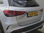 Mercedes-Benz GLA 250 e AMG Line Automaat / Dealer onderhouden / Accu SOH 98,51% / Glazen schuif- en kanteldak / Trekgewicht 1800 kg / Stoelverwarming / Achteruitrijcamera / Elektrische achterklep / Cruise control / Draadloze telefoon lader / Keyless Entry/Start /