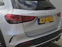 Mercedes-Benz GLA 250 e AMG Line / Dealer onderhouden / Accu SOH 98,51% / Glazen schuif- en kanteldak / Trekgewicht 1800 kg / Stoelverwarming / Achteruitrijcamera / Elektrische achterklep / Cruise control / Draadloze telefoon lader / Keyless Entry/Start /