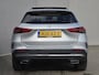 Mercedes-Benz GLA 250 e AMG Line / Dealer onderhouden / Accu SOH 98,51% / Glazen schuif- en kanteldak / Trekgewicht 1800 kg / Stoelverwarming / Achteruitrijcamera / Elektrische achterklep / Cruise control / Draadloze telefoon lader / Keyless Entry/Start /