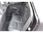 Volvo XC60 T5 FWD Summum | Voorstoelen verw. | BLIS | R- Design | Trekhaak | Cruise control adapt. | Navigatie | Achteruitrij Camera |