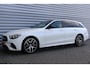 Mercedes-Benz E-klasse Estate 200 197PK AMG-LINE AUTOMAAT / NAVI / LEDER / CLIMA / FULL-LED / PDC / 19" LMV / CAMERA / KEYLESS / PANO. DAK / PARELMOER / ELEK. TREKHAAK / BURMESTER / ORG. NL. / 1E EIGENAAR / NIEUWSTAAT !