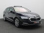 Skoda Octavia Combi 1.5 TSI First Edition 150PK DSG Pano-Schuifdak, Trekhaak, Head-Up Display, 18" LM Velgen, Side Assist, Elektr. Achterklep, Stoelverwarming, Navi
