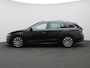 Skoda Octavia Combi 1.5 TSI First Edition 150PK DSG Pano-Schuifdak, Trekhaak, Head-Up Display, 18" LM Velgen, Side Assist, Elektr. Achterklep, Stoelverwarming, Navi