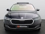 Skoda Octavia Combi 1.5 TSI First Edition 150PK DSG Pano-Schuifdak, Trekhaak, Head-Up Display, 18" LM Velgen, Side Assist, Elektr. Achterklep, Stoelverwarming, Navi
