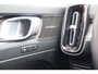Volvo XC40 T4 Recharge Black Edition | Stoelverwarming | Trekhaak | Parkeercamera | H/K | Keyless