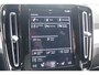 Volvo XC40 T4 Recharge Black Edition | Stoelverwarming | Trekhaak | Parkeercamera | H/K | Keyless