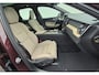 Volvo XC60 2.0 T6 Phev AWD Ultra Bright MY 2026 -  20” Wielen - Panoramadak - Lighting –Head up - Harman Kardon Audio - 360 Camera - Alarm - Climate - Licht Interieur – Power seats met memory -  Full led koplampen – Donkere hemel