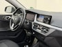 BMW 1-Serie 118i Business Edition Automaat / 1e Eigenaar / Navigatie / Camera / PDC / Apple Carplay & Android Auto / Parkeerassistent / Cruise Control / Clima / DAB / NAP /