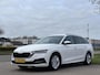 Skoda Octavia Combi 1.0 e-TSI Business Edition cruise apple carplay