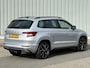 Skoda Karoq 1.5 TSI ACT Sportline Business / Nederlandse Auto / Dealer Onderhouden / All Seasonbanden / Trekhaak 1500 KG / Navigatie / Stoel- en Stuurverwarming / Adaptive Cruise Control / Voorruitverwarming / Climate Control /