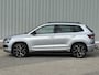 Skoda Karoq 1.5 TSI ACT Sportline Business / Nederlandse Auto / Dealer Onderhouden / All Seasonbanden / Trekhaak 1500 KG / Navigatie / Stoel- en Stuurverwarming / Adaptive Cruise Control / Voorruitverwarming / Climate Control /