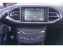 Peugeot 308 SW 1.2 e-THP Blue Lease Executive Climate / Navi / Cruise / Pano / Parkeersens. / Trekhaak / NAP / Nieuwe riem