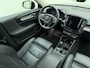 Volvo XC40 B3 177pk Core / Lederen bekleding / Camera achter / Keyles entry / Stoel/- en stuurverwarming /
