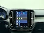Volvo XC40 B3 177pk Core / Lederen bekleding / Camera achter / Keyles entry / Stoel/- en stuurverwarming /