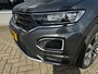 Volkswagen T-Roc 1.5 TSI 150pk AUT Sport Business R/ IQ / 19"/ Trekhaak / Carplay