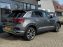 Volkswagen T-Roc 1.5 TSI 150pk AUT Sport Business R/ IQ / 19"/ Trekhaak / Carplay