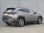 Hyundai Tucson 1.6 T-GDI PHEV Comfort 4WD Automaat / Dealer onderhouden / Trekhaak 1.350 kg / Navigatie / Trekhaak afneembaar / Camera / Apple Carplay Android / 19”  LM + All Season banden / Climate control / Cruise control /