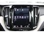 Volvo XC60 T8 Twin Engine AWD Momentum Pro Luchtvering | Schuif/kantel dak | Trekhaak | Verw. Stoel & Stuurwiel | BLIS | H&K audio |
