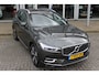 Volvo XC60 T8 Twin Engine AWD Momentum Pro Luchtvering | Schuif/kantel dak | Trekhaak | Verw. Stoel & Stuurwiel | BLIS | H&K audio |
