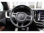 Volvo XC60 T8 Twin Engine AWD Momentum Pro Luchtvering | Schuif/kantel dak | Trekhaak | Verw. Stoel & Stuurwiel | BLIS | H&K audio |