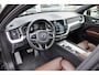 Volvo XC60 T8 Twin Engine AWD Momentum Pro Luchtvering | Schuif/kantel dak | Trekhaak | Verw. Stoel & Stuurwiel | BLIS | H&K audio |