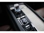 Volvo XC60 T8 Twin Engine AWD Momentum Pro Luchtvering | Schuif/kantel dak | Trekhaak | Verw. Stoel & Stuurwiel | BLIS | H&K audio |
