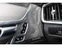 Volvo S90 T8 AWD Ultra Bright - Schuif/kanteldak - IntelliSafe Assist & Surround - 360º Camera - Bowers & Wilkins audio - Adaptieve LED koplampen - Verwarmde voorstoelen, stuur & achterbank - Parkeersensoren voor & achter - Elektr. bedienb. voorstoelen met geheugen - Extra getint glas - 19' LMV
