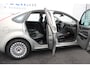 Ford Focus 1.6 Titanium met leer, klima, trekhaak, cruise, stoelverwarming enz. enz.