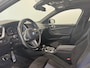 BMW 1-Serie 120i | M-Sport | Pano | Stoel- stuurverwarming | Harman Kardon | Afn. Trekhaak | Elektrische A klep | Shadow line | NL auto | 1e eigenaar