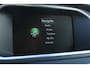 Volvo V40 T2 Momentum |Navigatie| Bluetooth| Climate Control| Regensensor| Lichtmetalen velgen| LED dagrijverlichiting| Inklapbare buitenspiegels| Parkeer sensoren achter