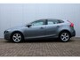 Volvo V40 T2 Momentum |Navigatie| Bluetooth| Climate Control| Regensensor| Lichtmetalen velgen| LED dagrijverlichiting| Inklapbare buitenspiegels| Parkeer sensoren achter