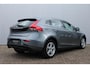 Volvo V40 T2 Momentum |Navigatie| Bluetooth| Climate Control| Regensensor| Lichtmetalen velgen| LED dagrijverlichiting| Inklapbare buitenspiegels| Parkeer sensoren achter