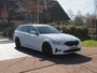 BMW 3-Serie Touring 320e Business Edition Plus | 19 Inch Velgen | Trekhaak | Laser Led koplampen | NL-Auto |