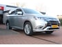 Mitsubishi Outlander 2.4 DOHC PHEV Aut. *Pure+* | Trekhaak | Carplay | Camera | Cruise & Climate Control | Stoelverwarming | PDC | Navigatie | Privacy | Bluetooth |