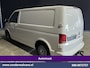 Volkswagen Transporter 2.0 TDI 150pk Automaat L1H1 Euro6 Airco | Navigatie | Camera | Android Auto | Cruisecontrol | Trekhaak Parkeersensoren, Bijrijdersbank