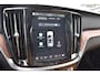 Volvo V60 T6 350PK Plug-in hybrid AWD Ultra Dark | Demo | Blis | Stoelventilatie | Massage Stoelen | Panodak | 360 Camera | B&W