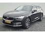 Volvo XC60 2.0 T6 Phev AWD Ultra Bright Luchtvering - 21” Wielen - Panorama dak - Lighting –Head up - Bowers &Wilkins Audio - 360 Cam - Alarm - Climate - Privacy Glass – RC20 Interieur – Power seats met memory - Full led koplampen –Donkere hemel  - Geluidsisolerend glas – Massage stoelen .