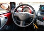 Toyota Aygo 1.0-12V Aspiration Red Aut. *63.606km!* Airco|LMV|Leder-Alcantara