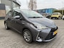Toyota Yaris 1.5 HYBRID DESIGN CRUISE CAMERA CLIMA ELEK.RAMEN LM-VELGEN ALL SEASONS