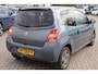 Renault Twingo 1.2-16V Collection Auto moet nog gereinigd worden. Trekhaak, Airco, Radio cd speler