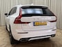 Volvo XC60 2.0 D5 AWD R-Design Panoramadak / Adapt. Cruise / Camera / Elek. Trekhaak / Leder / BLIS / Stoelverwarming / LED / 19'' LMV
