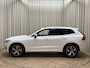 Volvo XC60 2.0 D5 AWD R-Design Panoramadak / Adapt. Cruise / Camera / Elek. Trekhaak / Leder / BLIS / Stoelverwarming / LED / 19'' LMV