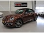Volkswagen Beetle Cabriolet 1.4 TSI Allstar BTW LED App connect Automaat Fender 20 inch Camera Half Leer Navigatie Bluetooth Cruise control Airco-ecc Boekjes Nieuwstaat